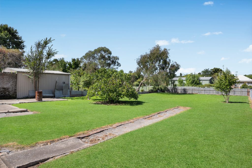 136 McLachlan Street, Orange NSW 2800 - photo 11