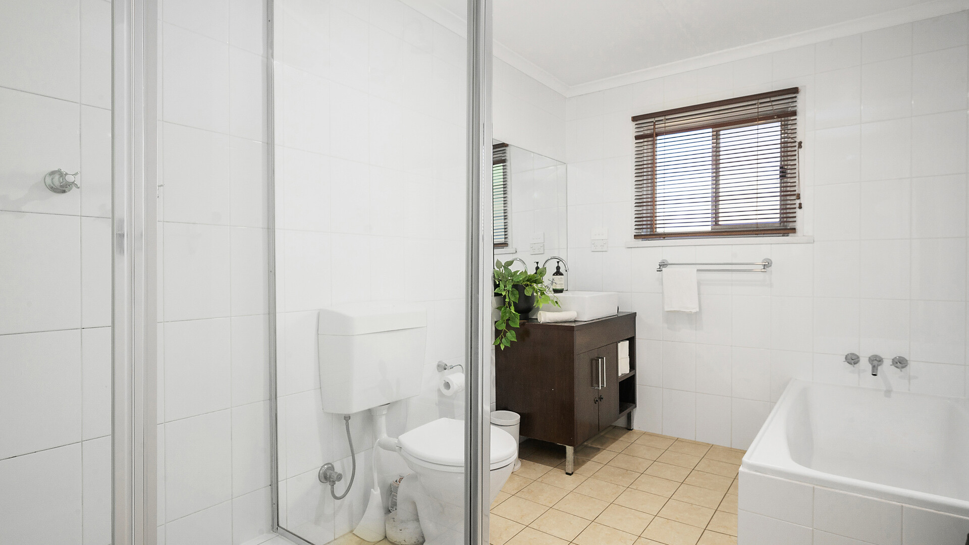 136 McLachlan Street, Orange NSW 2800 - photo 9
