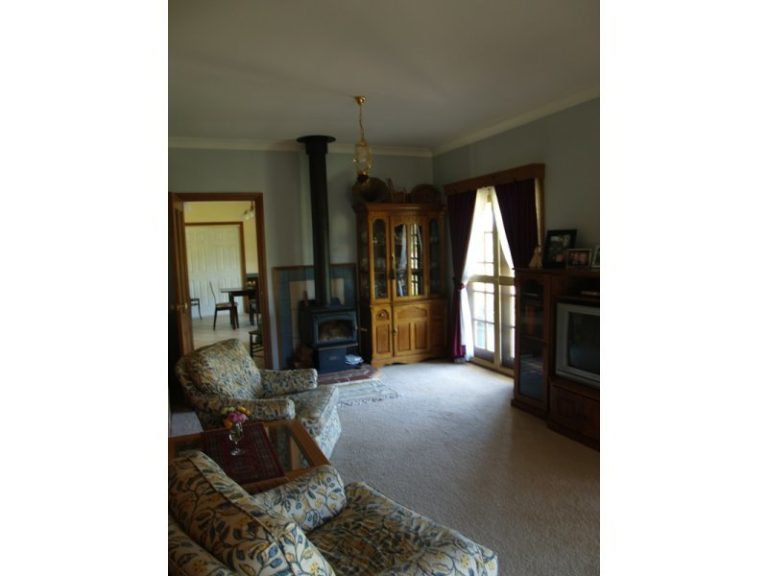 2 Kensington Place, Perthville NSW 2795 - photo 2