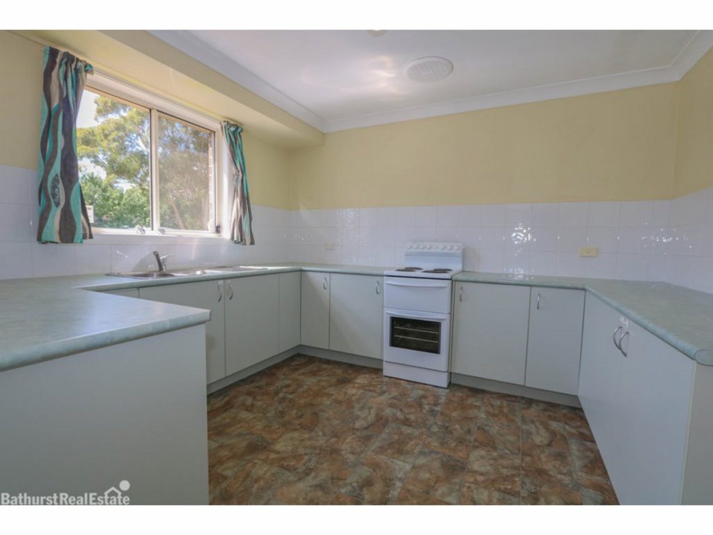 9 Spofforth Place, Kelso NSW 2795 - photo 2