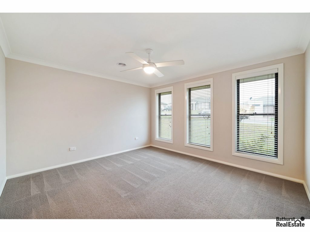 9 Jade Close, Kelso NSW 2795 - photo 5