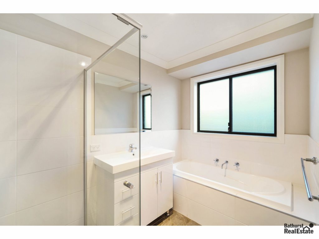 9 Jade Close, Kelso NSW 2795 - photo 8