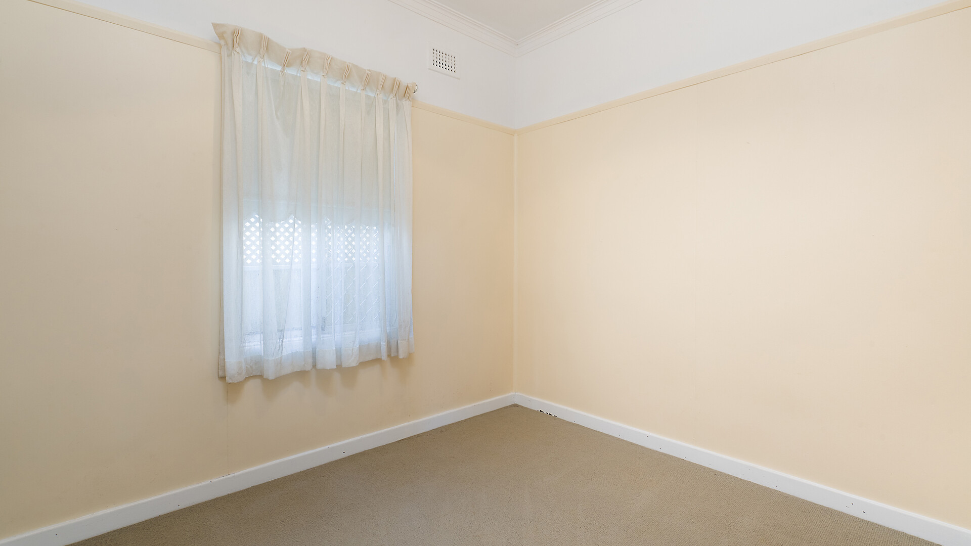 26 Tobruk Crescent, Orange NSW 2800 - photo 11