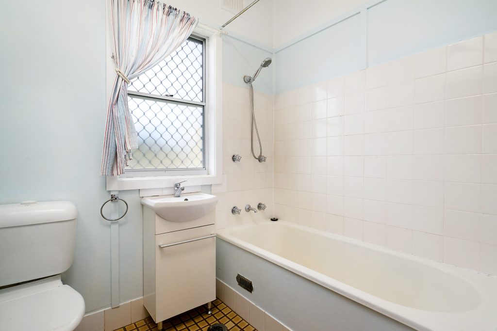 26 Tobruk Crescent, Orange NSW 2800 - photo 9