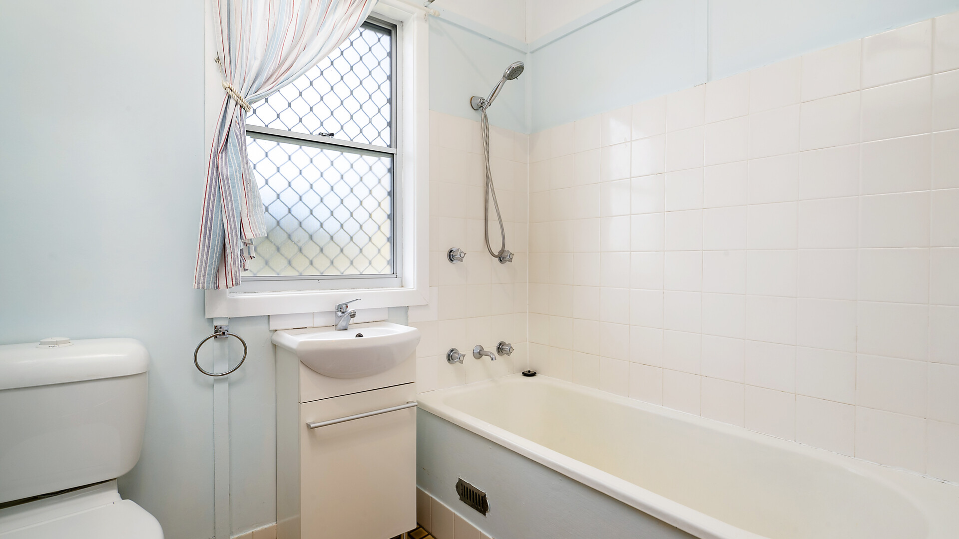 26 Tobruk Crescent, Orange NSW 2800 - photo 9