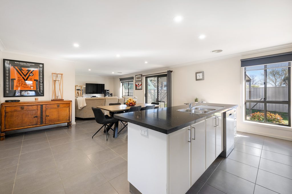 10 Onyx Place, Orange NSW 2800 - photo 10