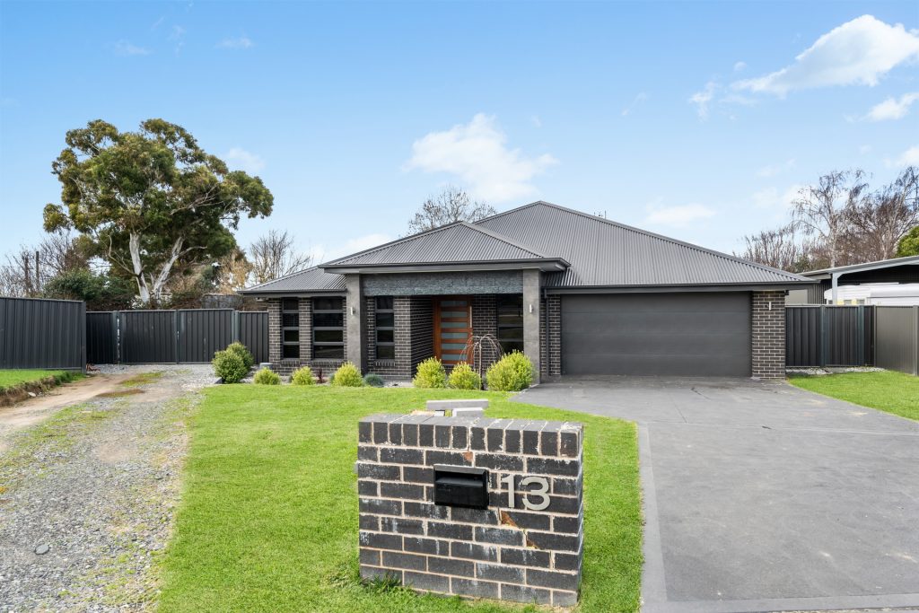 Sold - 13 Streatfeild Close - New Property in Blayney - Real Estate by Scott Petersen