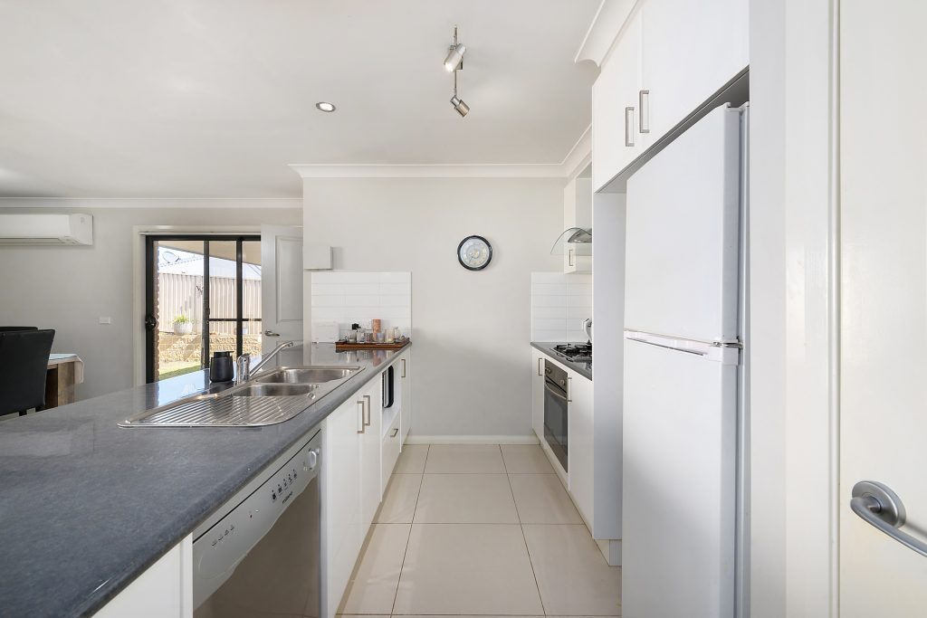 14 Coolabah Close, Kelso NSW 2795 - photo 3