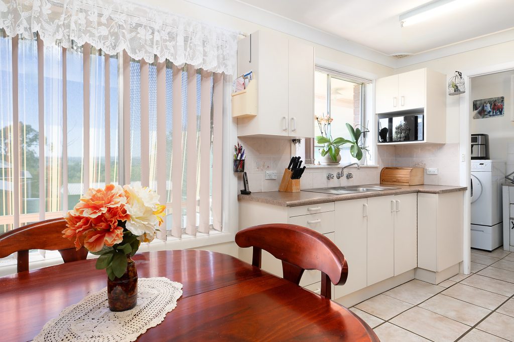 136 Edward Street, Molong NSW 2866 - photo 4