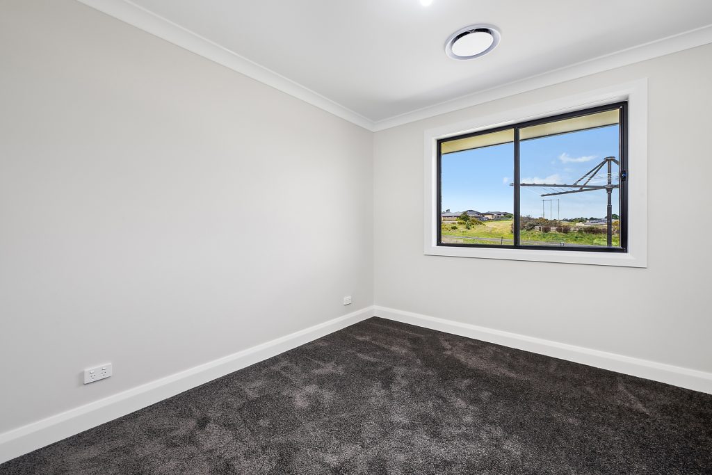 73 Stevenson Way, Orange NSW 2800 - photo 12