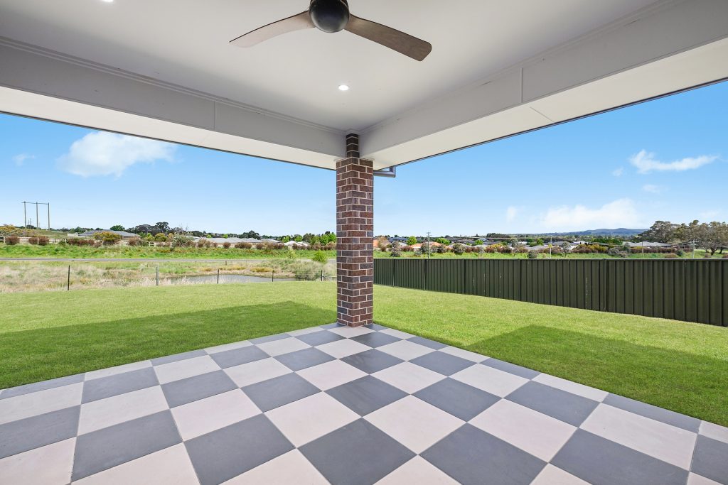 73 Stevenson Way, Orange NSW 2800 - photo 8