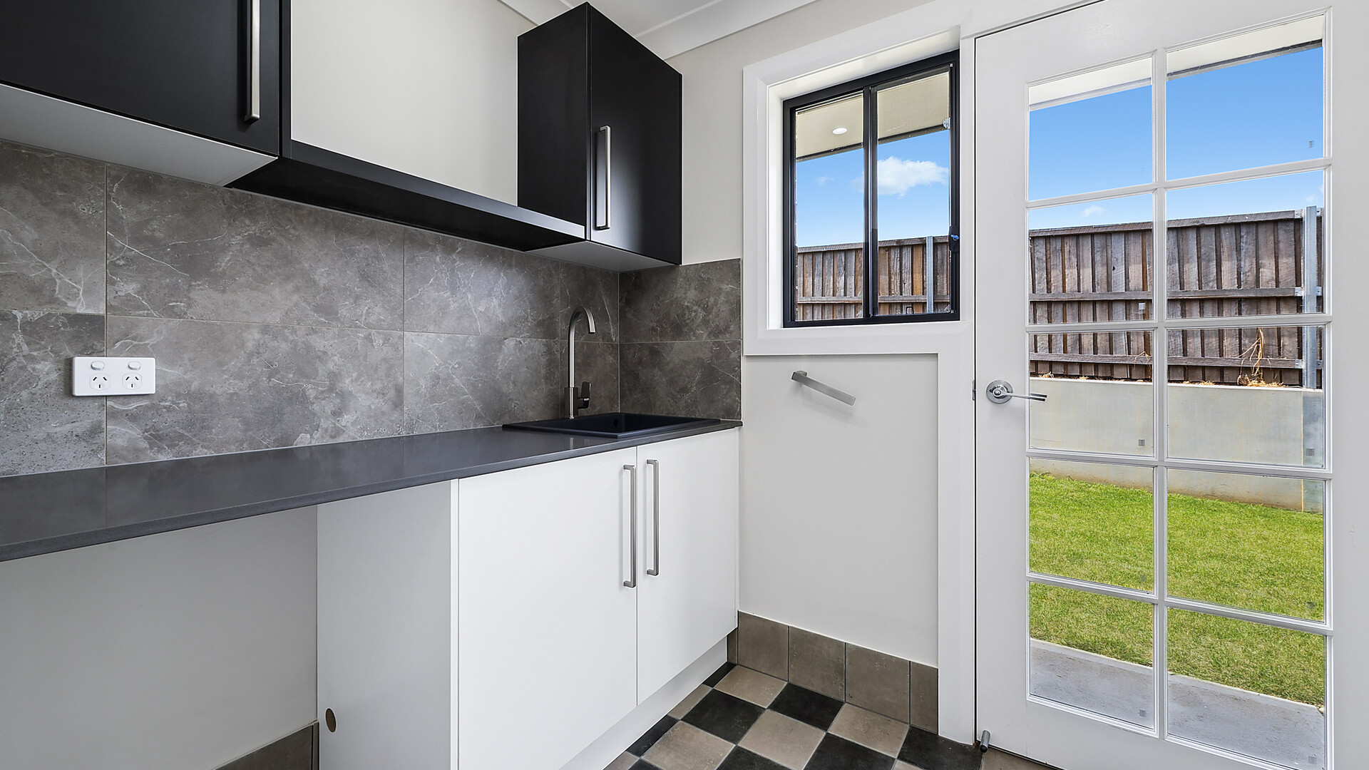 73 Stevenson Way, Orange NSW 2800 - photo 10