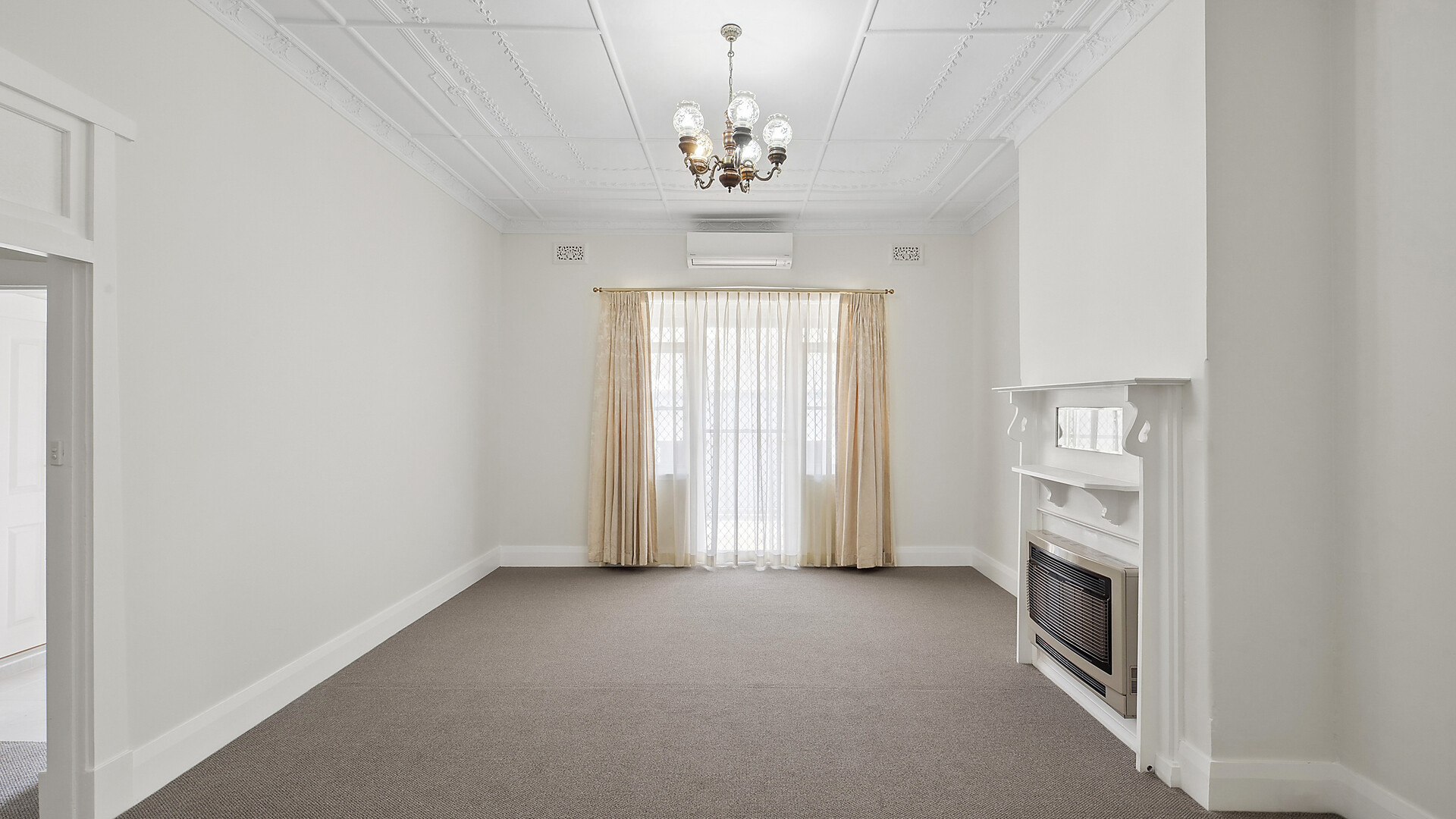 31 Watson Street, Molong NSW 2866 - photo 2