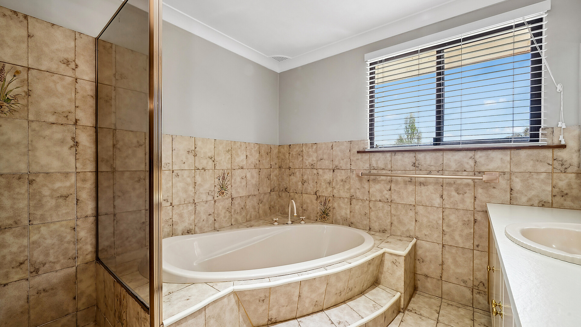 60 Wiare Circuit, Orange NSW 2800 - photo 11