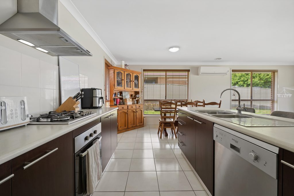 29 Molloy Drive, Orange NSW 2800 - photo 2