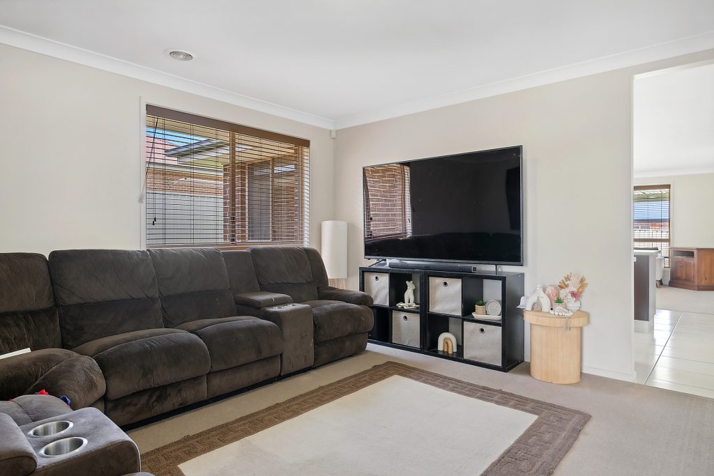 29 Molloy Drive, Orange NSW 2800 - photo 5