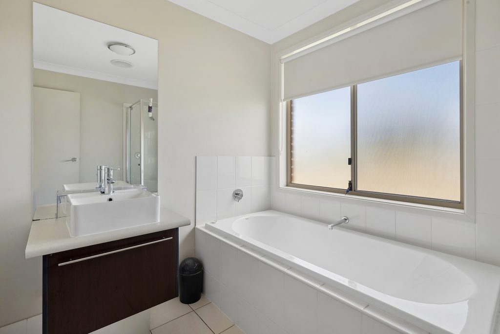 29 Molloy Drive, Orange NSW 2800 - photo 6
