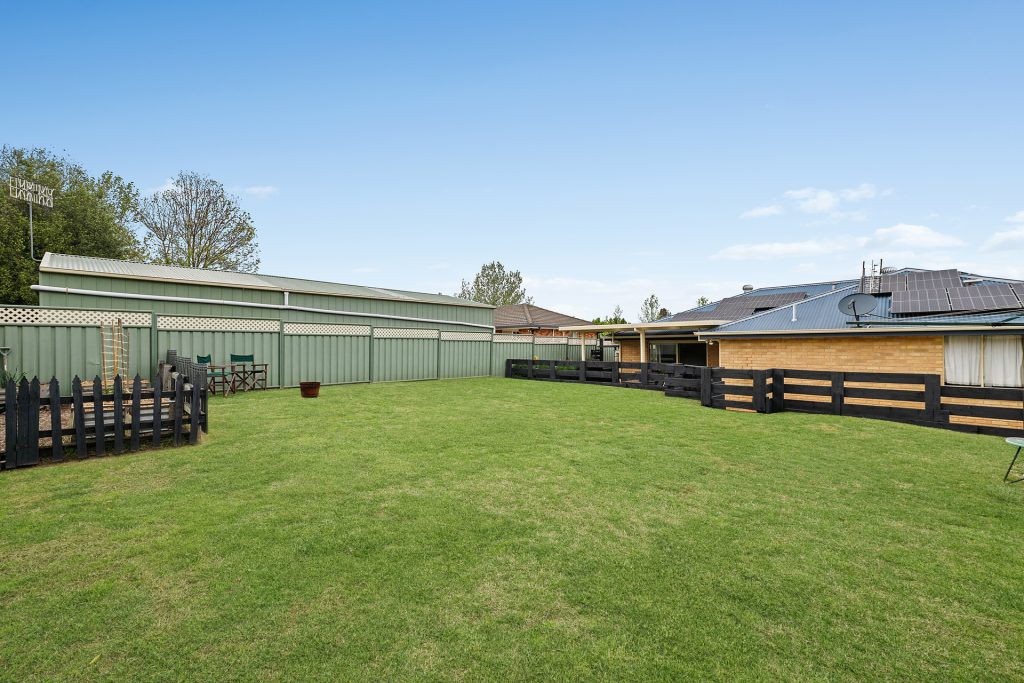 2 Sheldon Crescent, Orange NSW 2800 - photo 2
