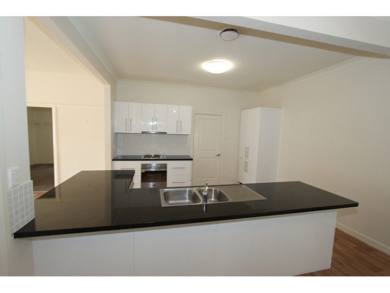39 Seymour Street, Bathurst NSW 2795 - photo 2