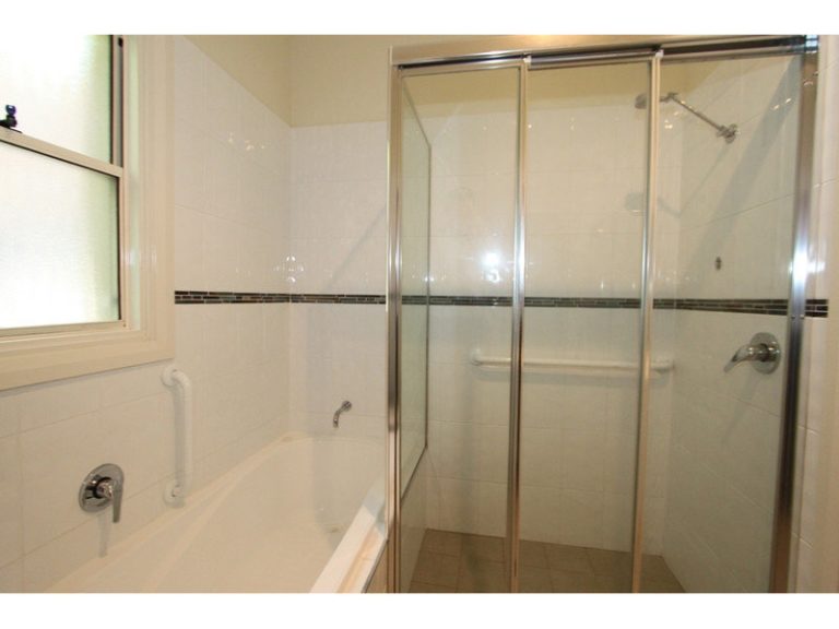 39 Seymour Street, Bathurst NSW 2795 - photo 4