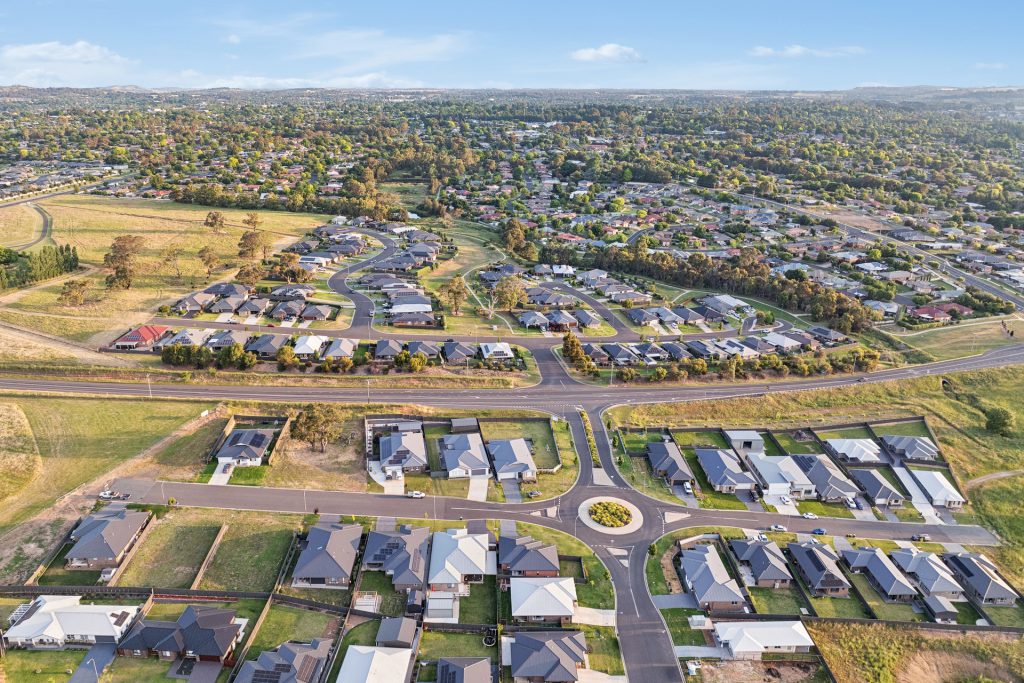 6 Breeze Road, Orange NSW 2800 - photo 17