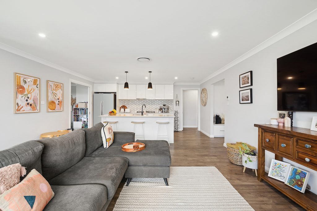 6 Breeze Road, Orange NSW 2800 - photo 4