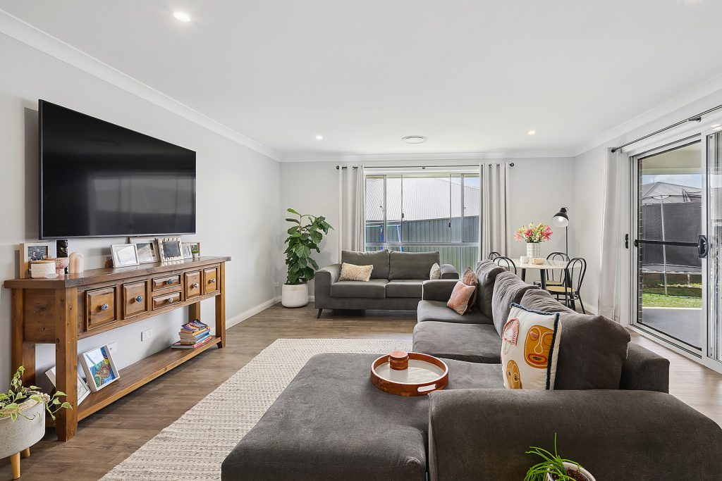 6 Breeze Road, Orange NSW 2800 - photo 5