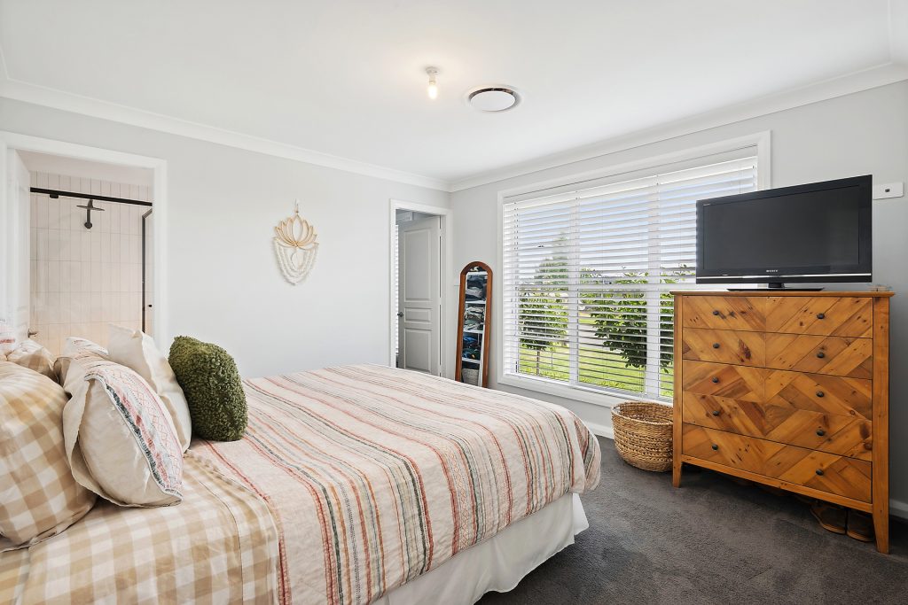 6 Breeze Road, Orange NSW 2800 - photo 6