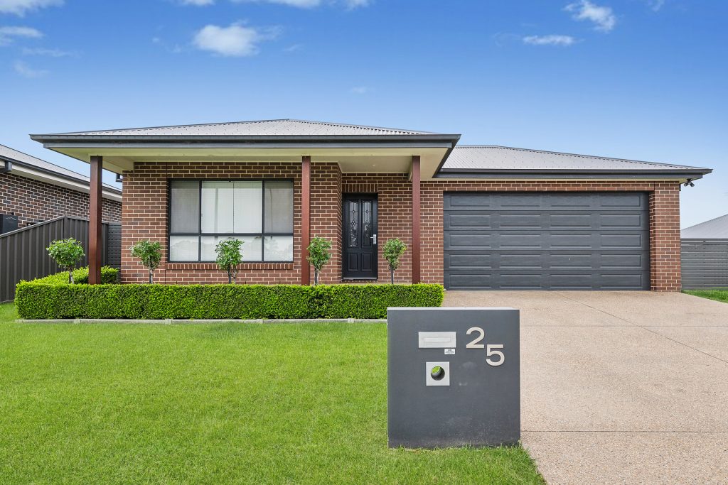 Sold - 25 Platinum Parade - New Property in Orange - Real Estate by Jack Aumuller