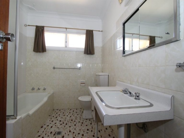 11 Osborne Avenue, Bathurst NSW 2795 - photo 7