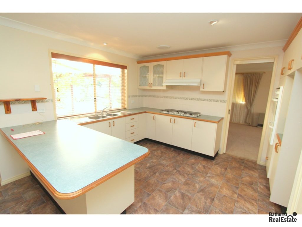 37 Abercrombie Drive, Abercrombie NSW 2795 - photo 2