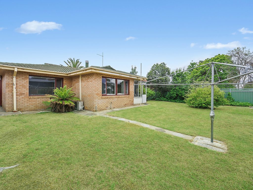 11 Osborne Avenue, West Bathurst NSW 2795 - photo 7