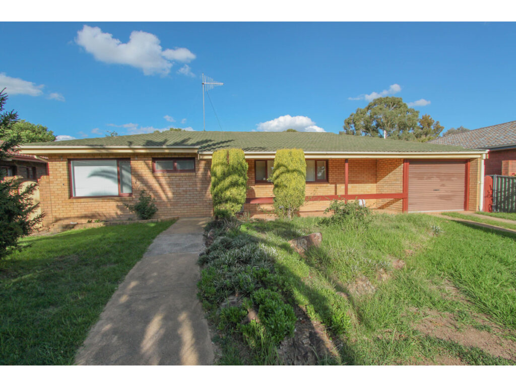 11 Osborne Avenue, Bathurst NSW 2795 - McGrath Central West