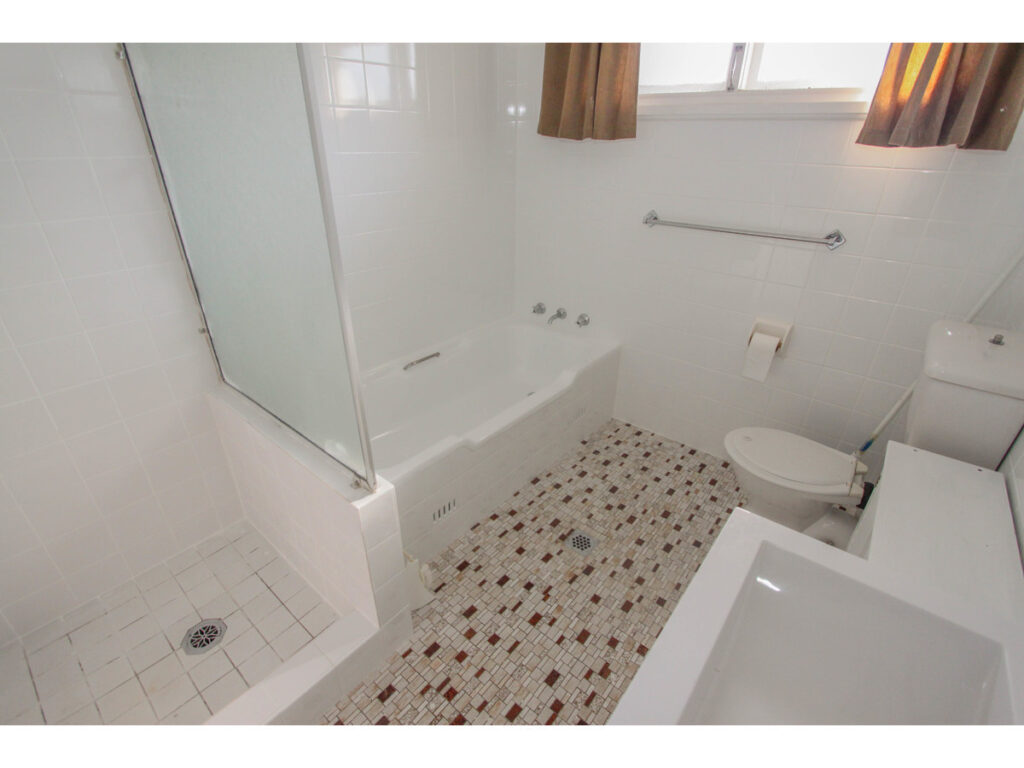 11 Osborne Avenue, Bathurst NSW 2795 - photo 4
