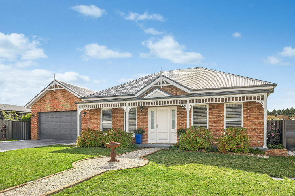 Sold - 29 Gala Crescent - New Property in Orange - Real Estate by Jack Aumuller