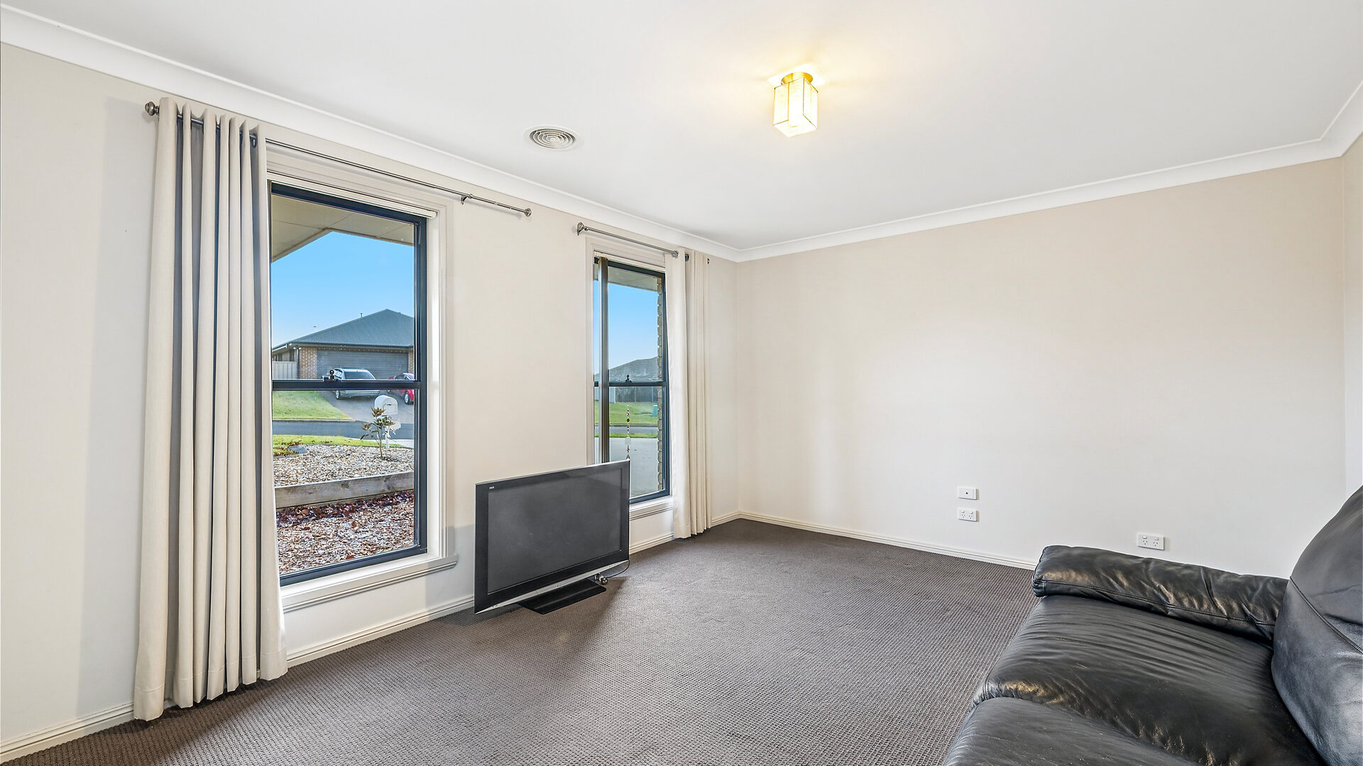 Sold - 26 Botanic Way - New Property in Orange - Real Estate by Scott Petersen