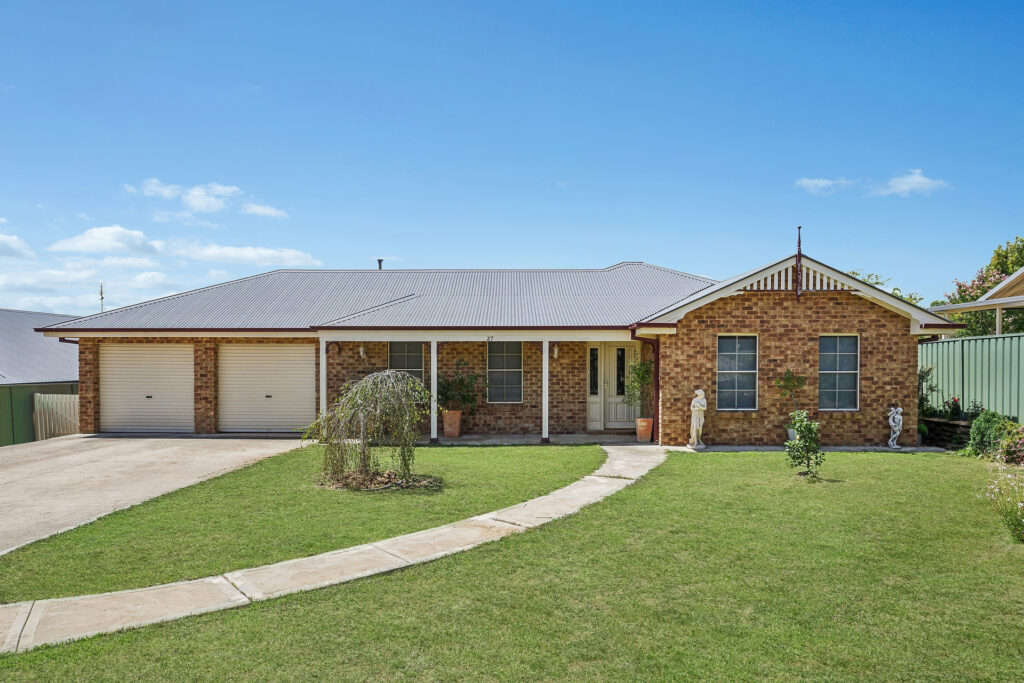 Sold - 27 Darwin Drive - New Property in Llanarth - Real Estate by Todd Houghton