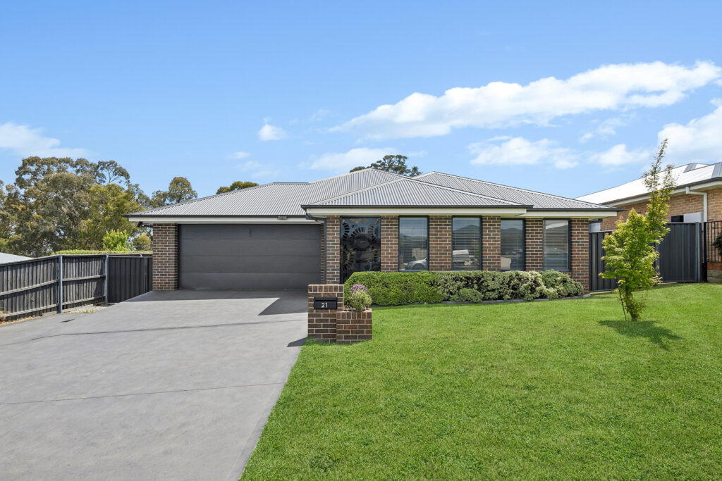 Sold - 21 William Maker Drive - New Property in Orange - Real Estate by Scott Petersen