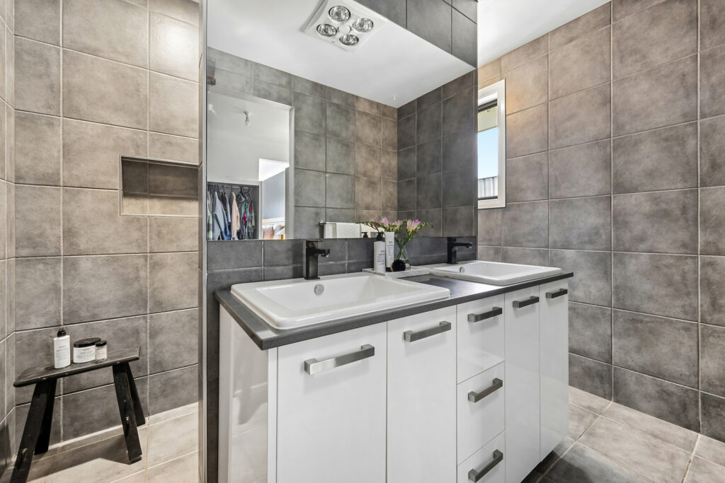 Sold - 20 Lisbon Circuit - New Property in Orange - Real Estate by Josh Fitzgerald