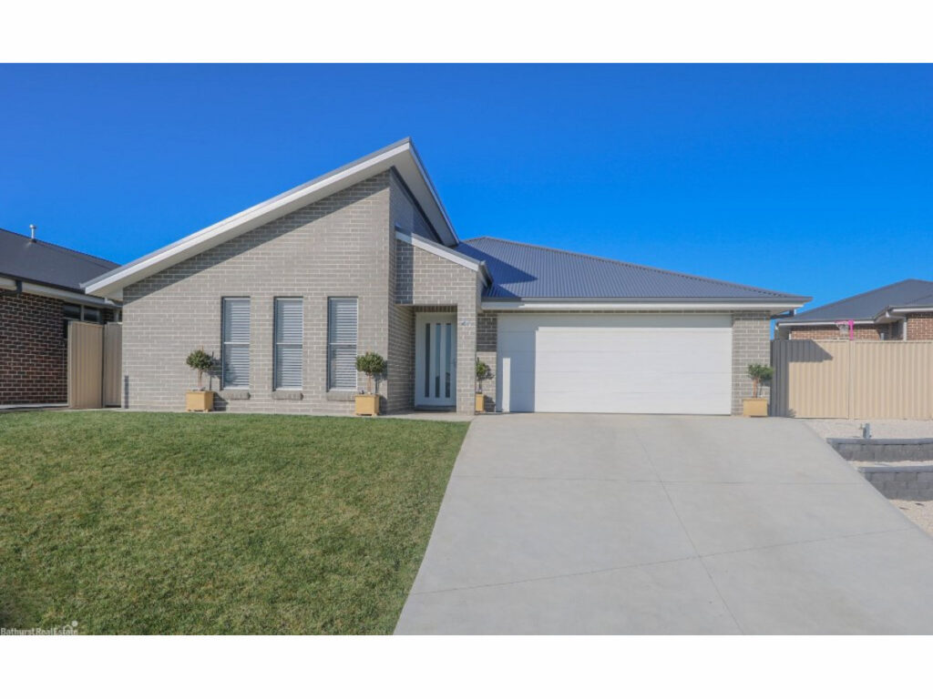 Sold - 2a O'Farrell Place - New Property in Kelso - Real Estate by