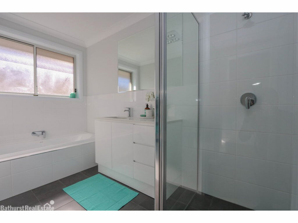 Sold - 2a O'Farrell Place - New Property in Kelso - Real Estate by 
