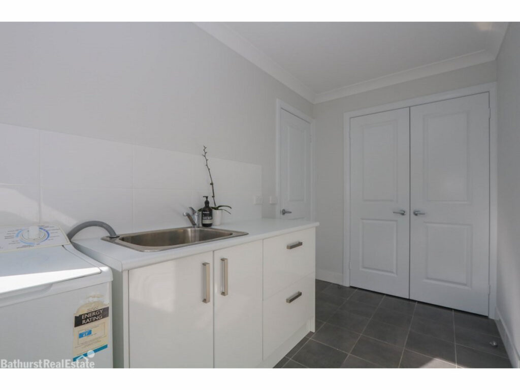 Sold - 2a O'Farrell Place - New Property in Kelso - Real Estate by 