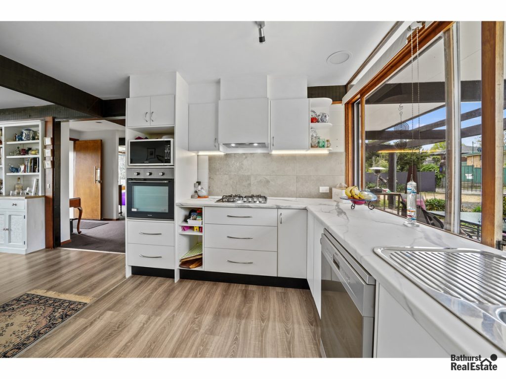 Sold - 8 Kabbera Boulevard - New Property in Kelso - Real Estate by 