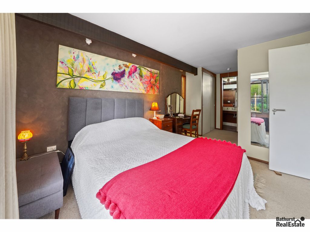 Sold - 8 Kabbera Boulevard - New Property in Kelso - Real Estate by 