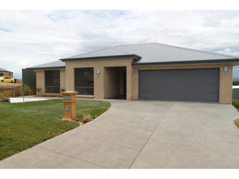 Sold - 5 Morgan Place - New Property in Llanarth - Real Estate by