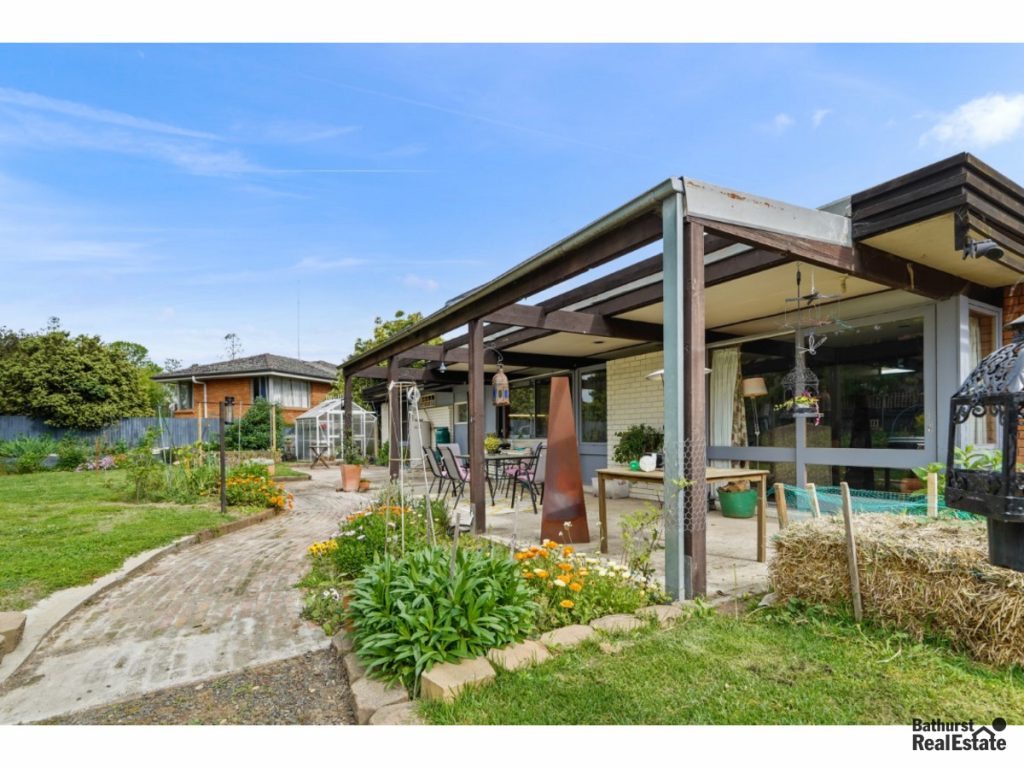 Sold - 8 Kabbera Boulevard - New Property in Kelso - Real Estate by