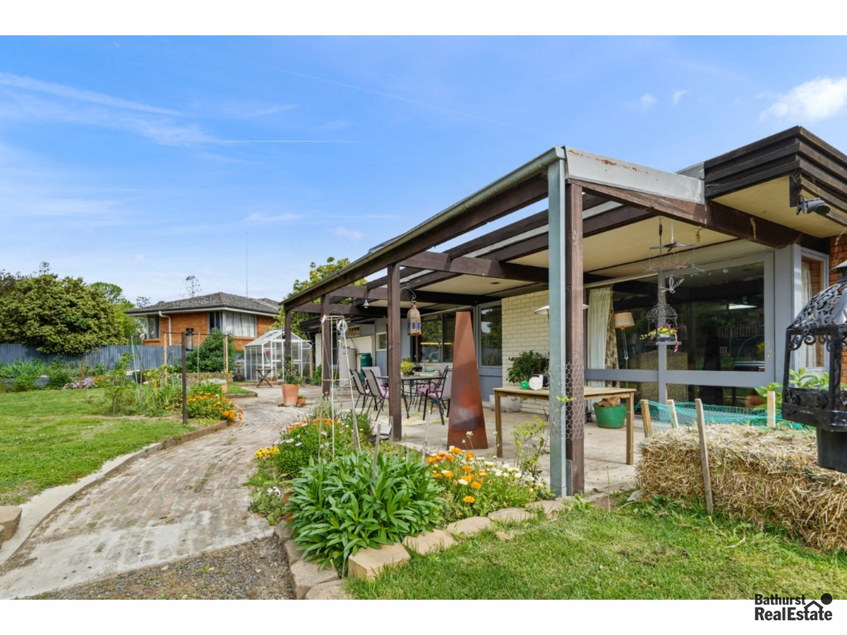 Sold - 8 Kabbera Boulevard - New Property in Kelso - Real Estate by