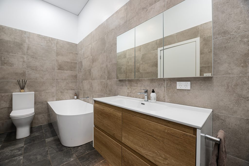 For Sale - 92 Packham Drive - New Property in Molong - Real Estate by Jodi Murray