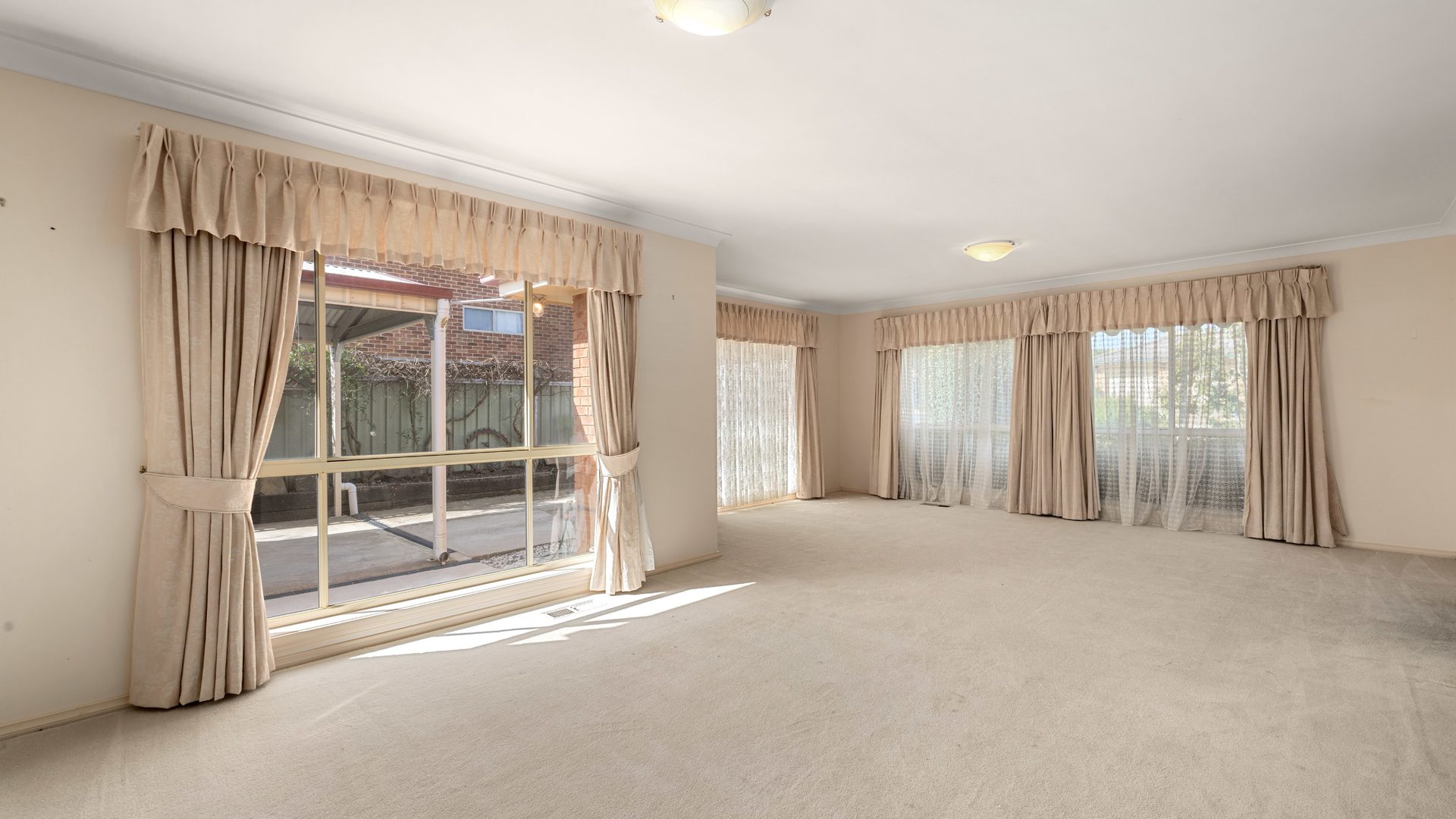 For Rent - 11 Magnolia Way - New Property in Orange - Real Estate by 