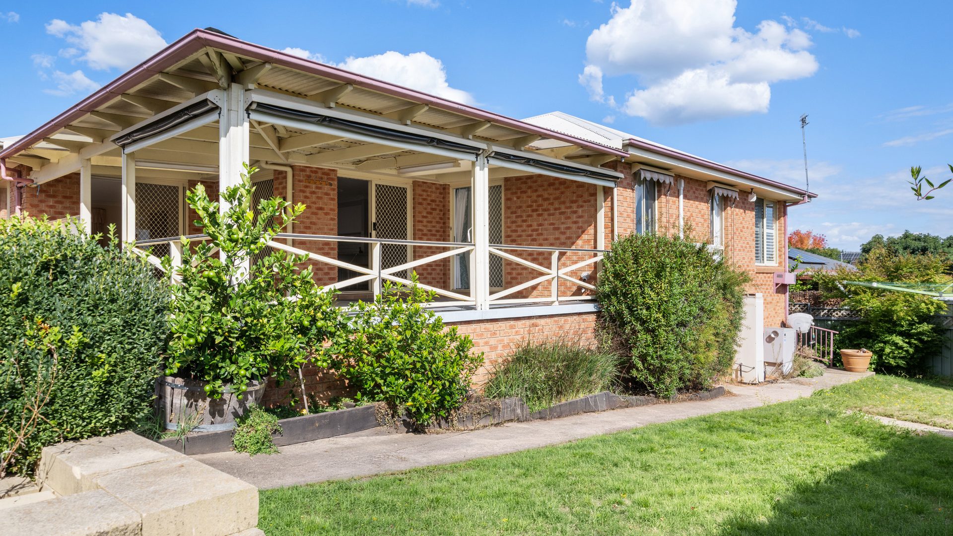 For Rent - 11 Magnolia Way - New Property in Orange - Real Estate by 